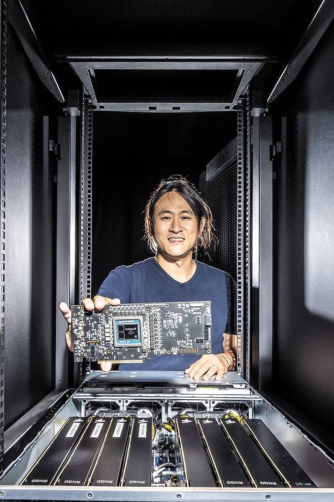 “1조에도 안 판다… 미쳤냐고? 한국 토종 AI 칩에 자신 있다”