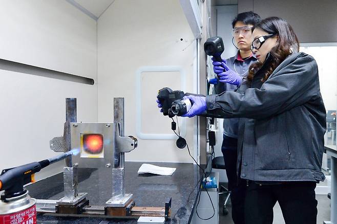 “꿈의 단열재 에어로젤 주문폭주…증설 검토”